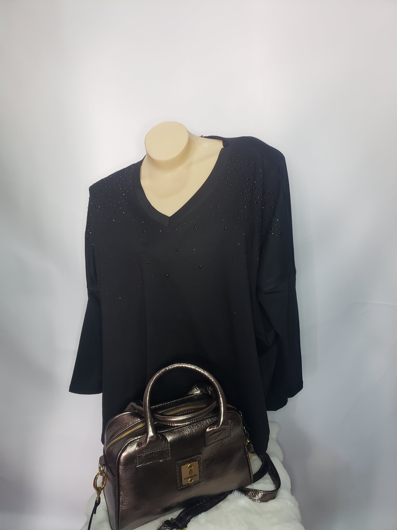 REMERÓN DE MODAL GAMUZADO CON LLUVIA DE MINI STRASSES