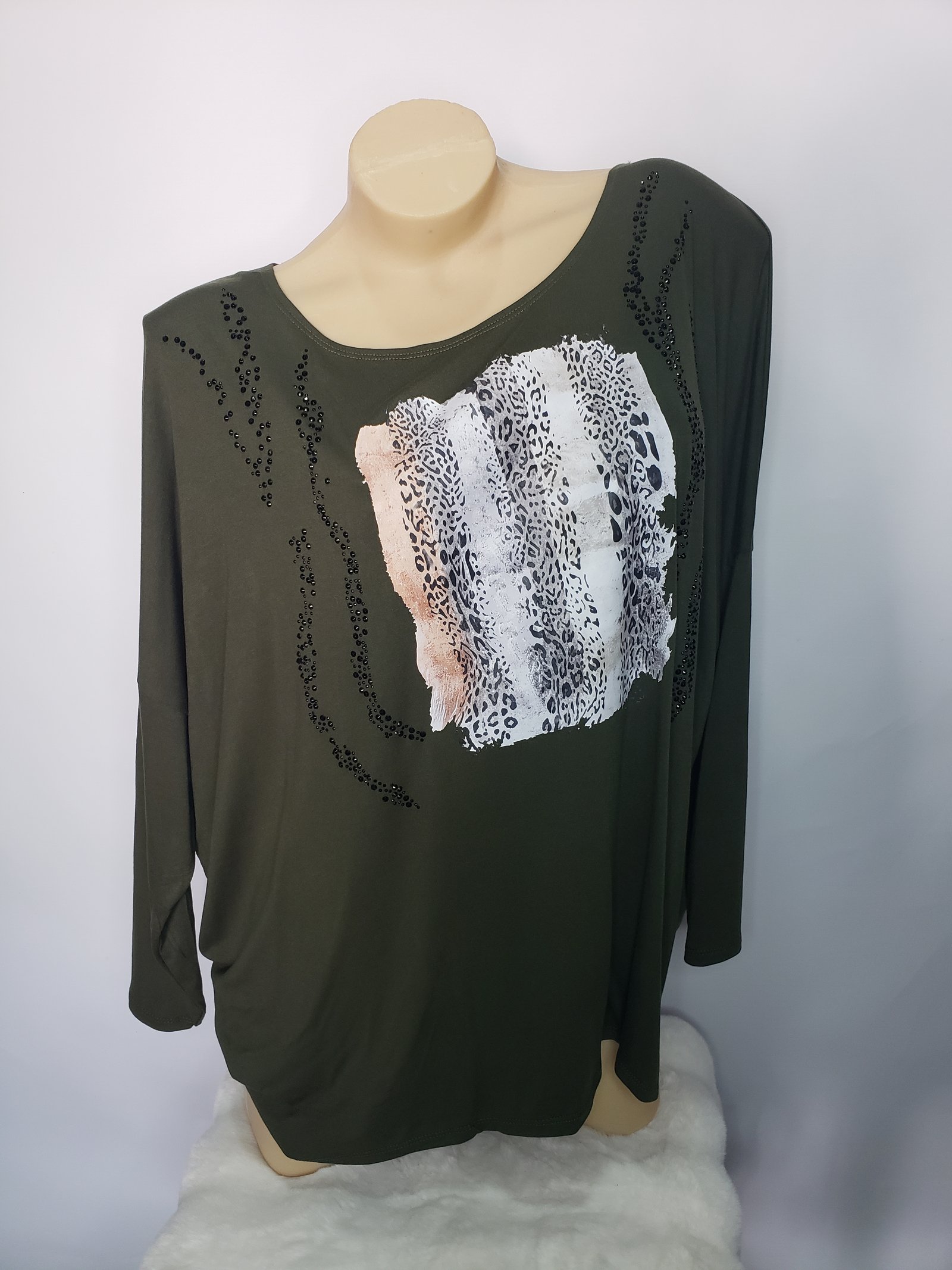 REMERÓN DE MODAL CON APLIQUES PRINT