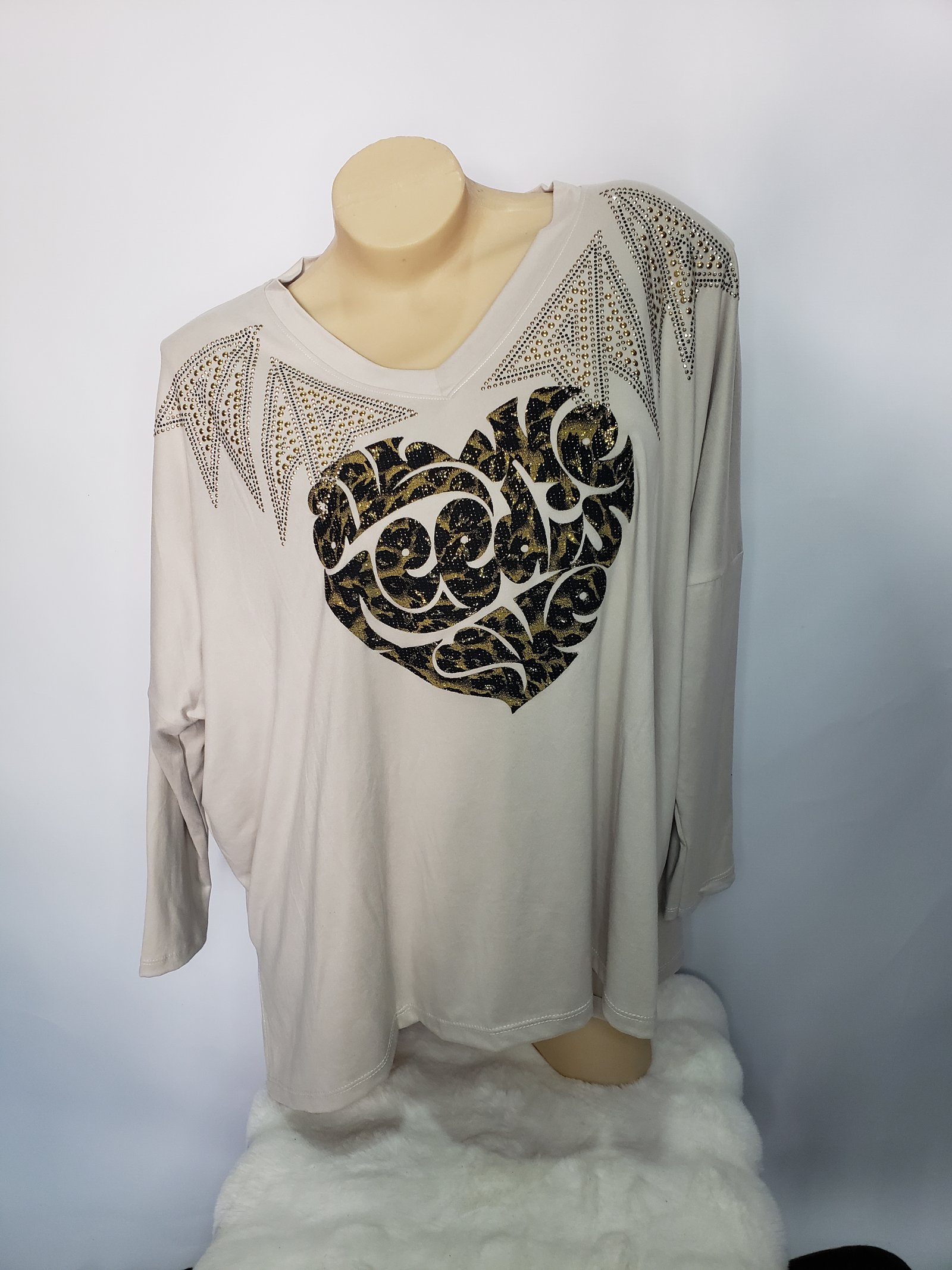 REMERÓN DE MODAL GAMUZADO TIZA CON CORAZÓN LOVE